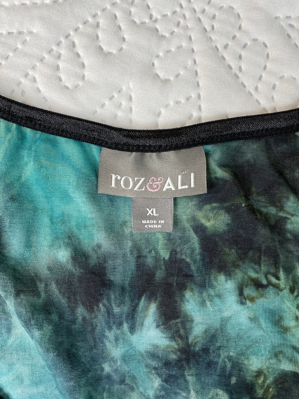 Rod & Ali Teal & Black Floral Velvet-Print Scoop Neck Top - Picture 15 of 15